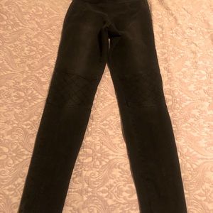 Cabi black stretch waist pull on 6